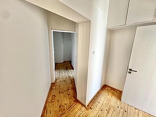 Flur nach vorne