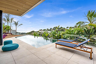 Pool Lounge 3