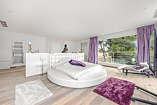 Schlafzimmer der luxuriösen Villa in Sol de Mallorca