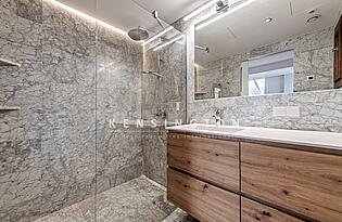 Penthouse in Palma de Mallorca- Master bathroom