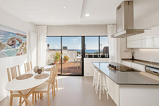 Eat-in kitchen