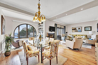 Sea view apartment
