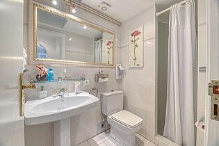 26-Bathroom-2