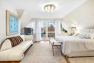 Schlafzimmer mit Seeblick