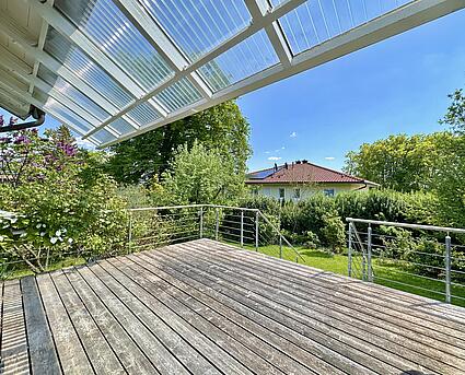 Großzügige und sonnige Terrasse