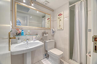 26-Bathroom-2
