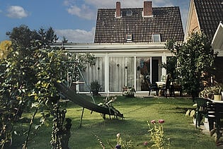 Garten mit Blick auf´s Haus