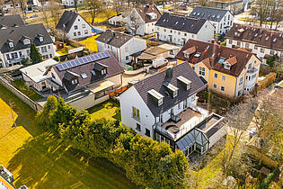 Außenansicht Haus mit Garten von oben