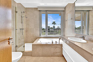 Bathroom en suite apartmen Sol de Mallorca