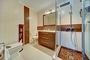 7. Bathroom in apartment for sale Palmanova 