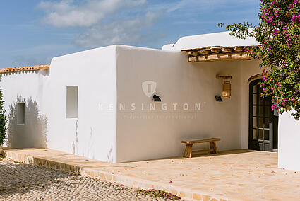 KPI1111 - Villa en venta - Villa zu verkaufen - Villa for sale - Villa te koop - www.kensington-ibiza.com - Noelle Politiek