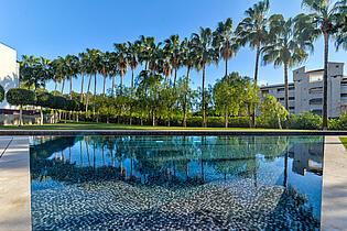 2022_12_21_0879 And8moreN_Y_Exterior