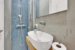 Second bathroom 