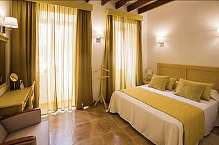 Hotel-Sineu-Double Bedroom