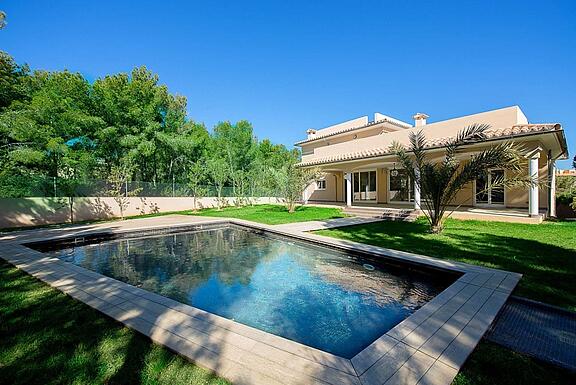 Mediterrane Neubauvilla mit Meerblick in Sol de Mallorca