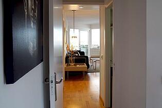 CORRIDOR AND SALON