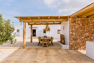 KPI1111 - Villa en venta - Villa zu verkaufen - Villa for sale - Villa te koop - www.kensington-ibiza.com - Noelle Politiek