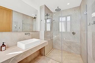 Bathroom in a villa for sale KPo01730 in Sol de Mallroca