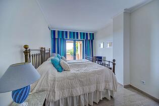 2022_11_18_3236 And8moreN_Y_Interior