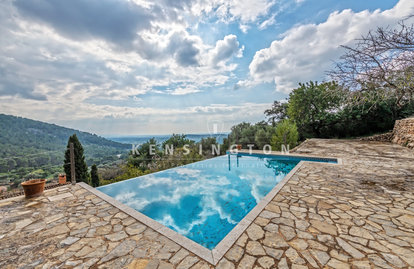 Finca with pool in Bunyola Mallorca-views