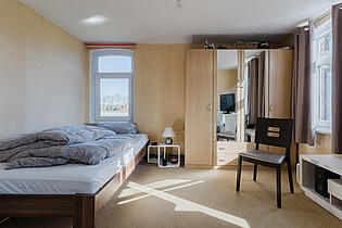 Schlafzimmer II (DG)