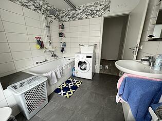 1. OG Links - Badezimmer