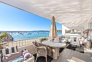 Apartment with terrace and amazing sea views first line in Portals Mallorca for sale 