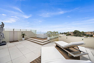 Rooftop terrace with sea views