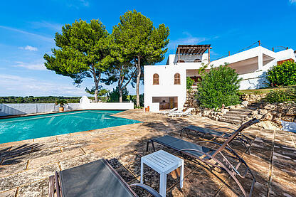 Sea view villa for sale in Sol de Mallorca KPO01658