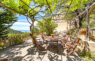 Finca-Estellencs-Garden area