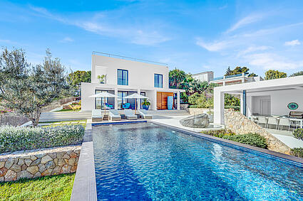 Modern sea view villa