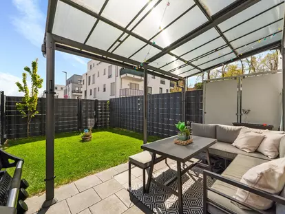 Terrasse mit Garten