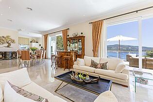 6. Living room in a villa for sale KPO01211
