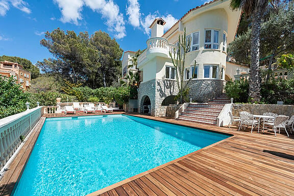 1. Villa mit Pool