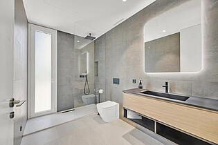 Bathroom in a villa for sale in Cala Vinyas