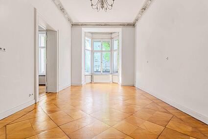 Wuchtige Altbau-Ästhetik