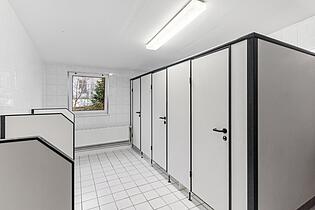 Gemeinschafts-Sanitäranlage