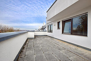 Balkon / Dachterrasse im 1. OG