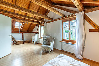 KZO00503 Tolles Stadthaus an zentraler Lage in Wetzikon - Zimmer DG