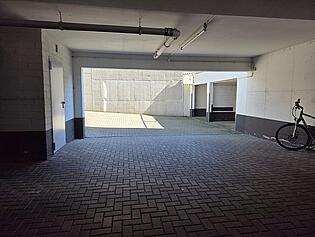 Ausfahrt Garage