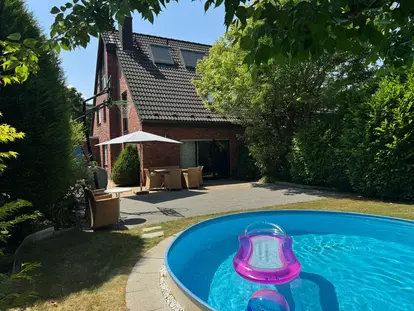 Pool mit Rückseitea-a38c51848f9c