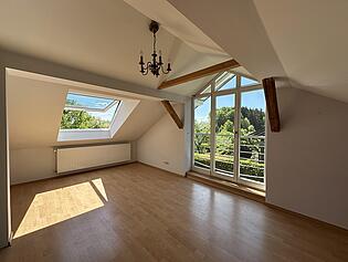 Geräumiges Schlafzimmer