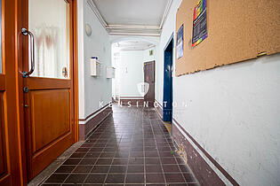 EG Hausflur + Eingang Gewerbe 1