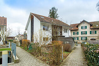 KZO00047 Grosszügiges 7.5 Zimmer Einfamilienhaus in Auslikon