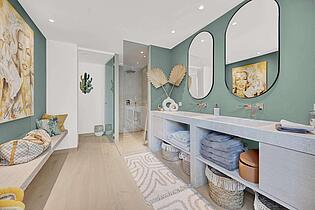 Bathroom vanity