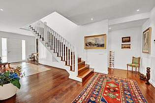 Hall and staircase villa Costa d´en Blanes