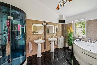 Badezimmer im 1. OG